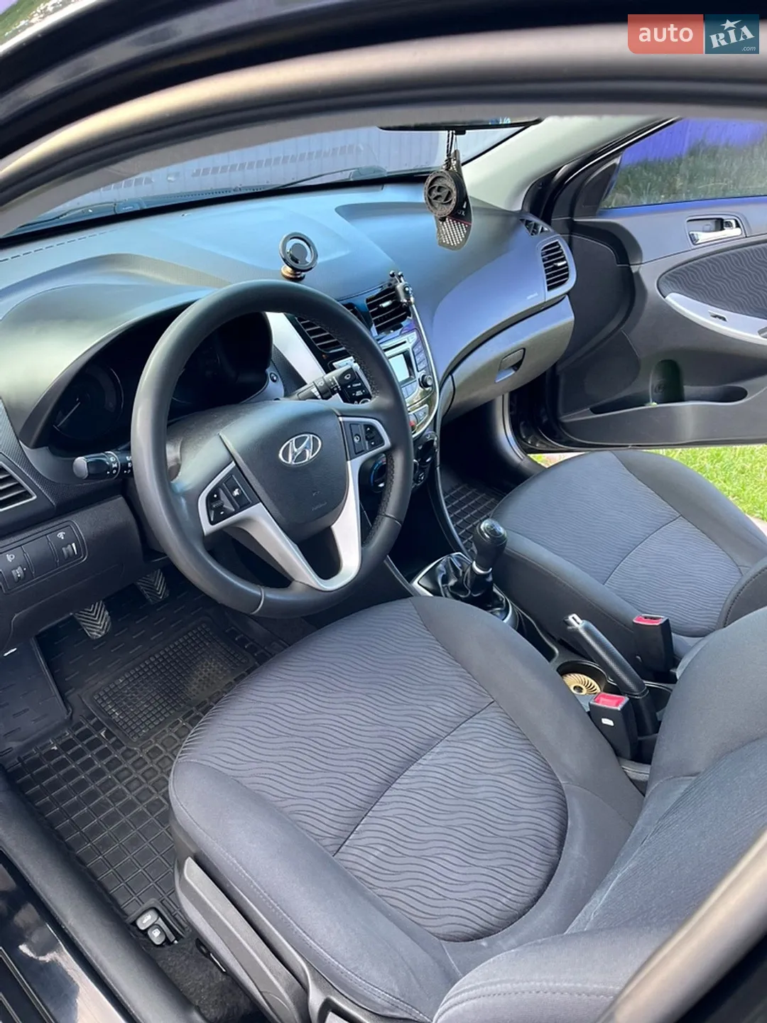 2011 Hyundai Accent - мініатюра 15