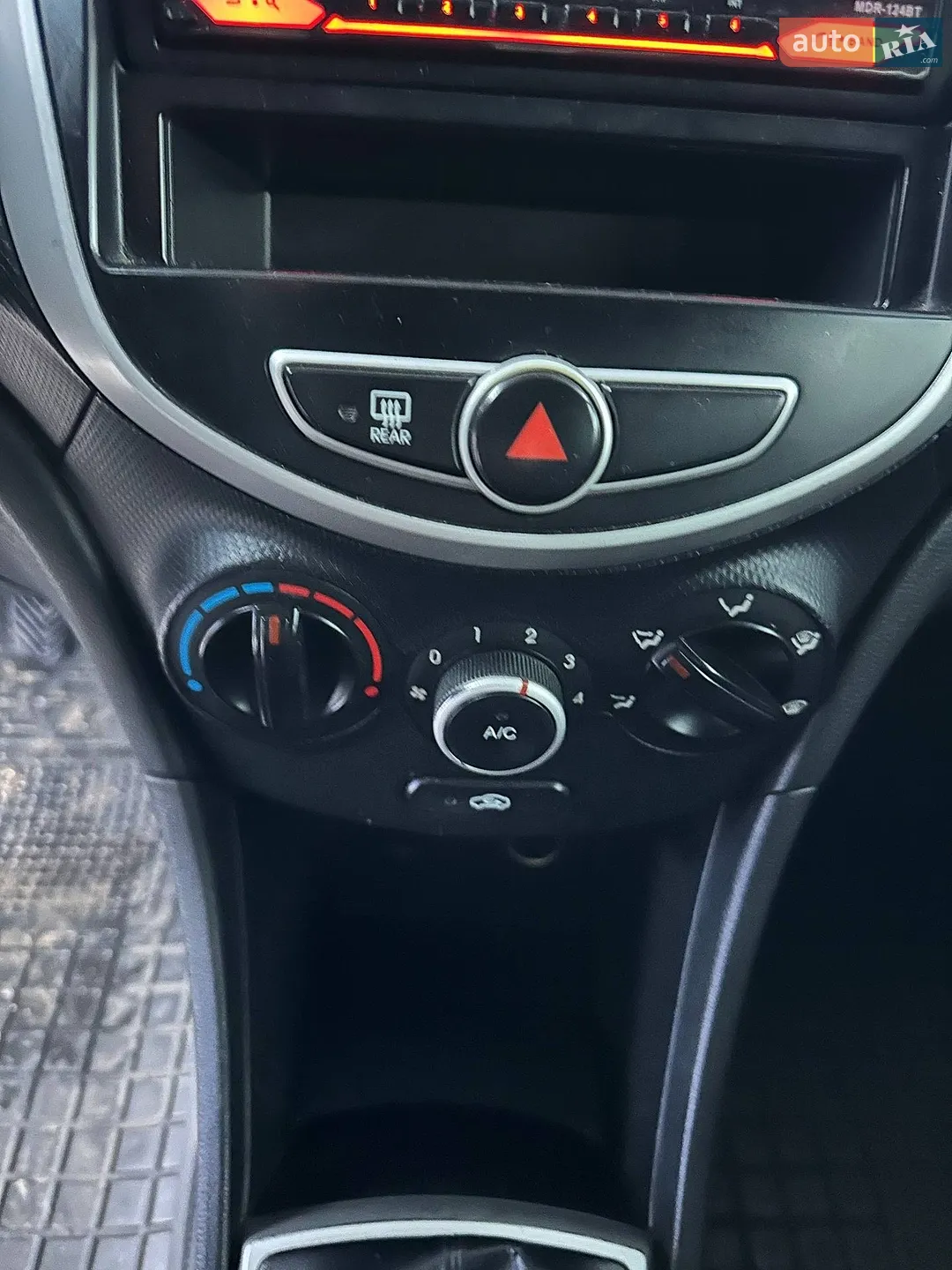 2011 Hyundai Accent - мініатюра 16
