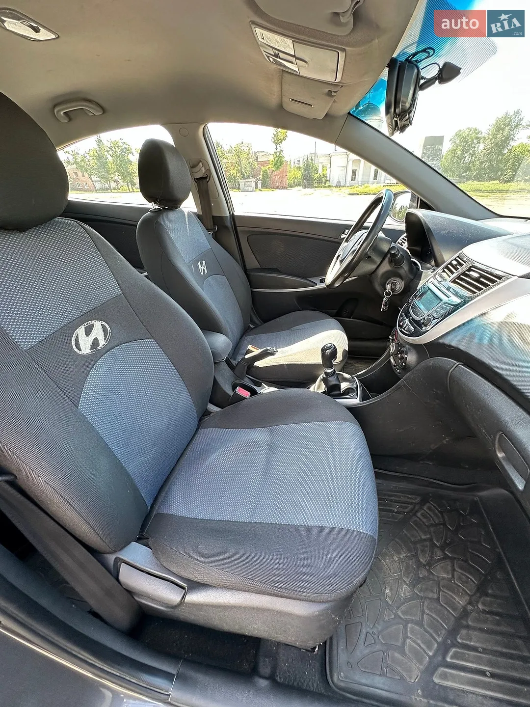 2013 Hyundai Accent - мініатюра 17