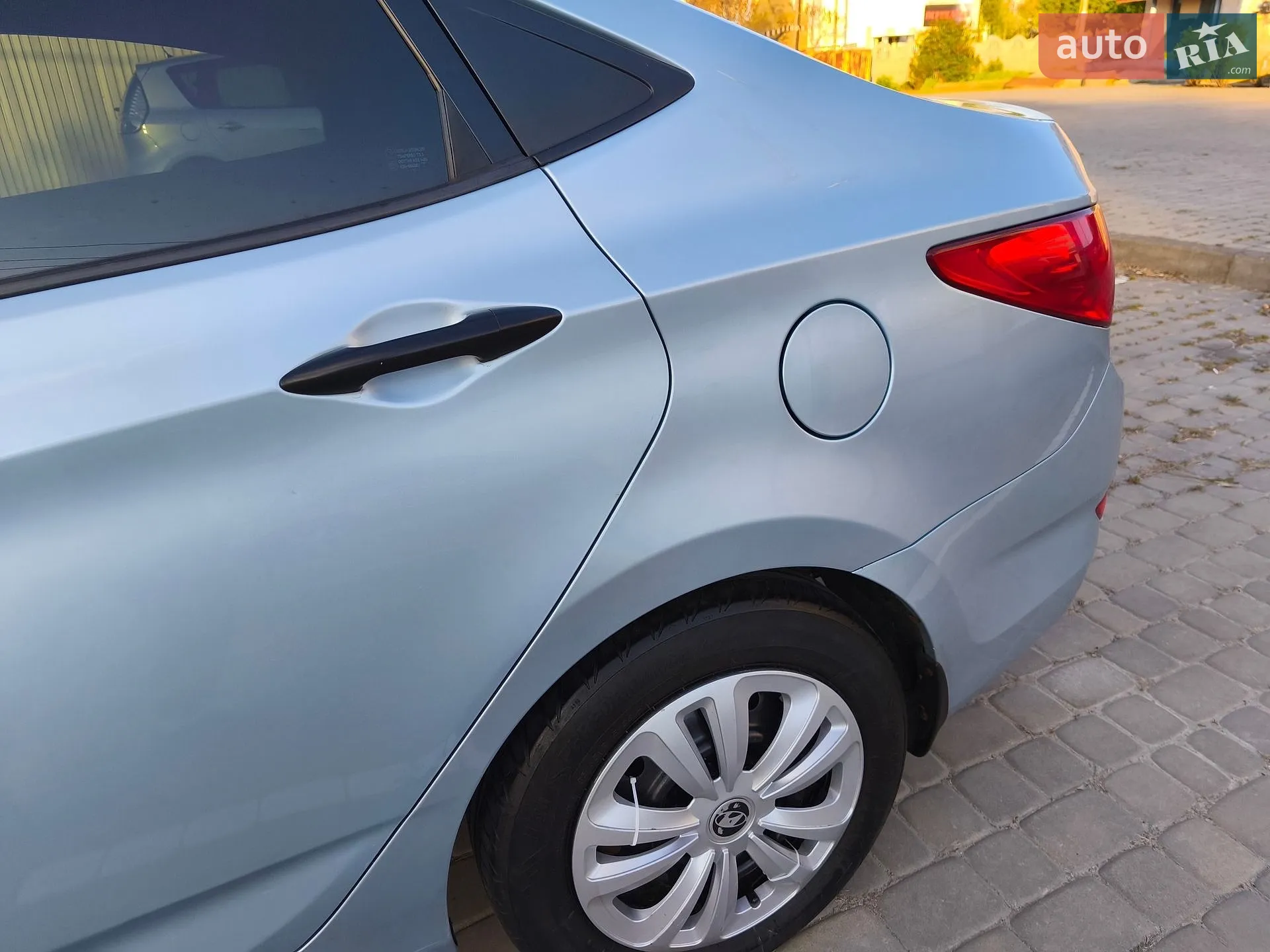 2011 Hyundai Accent - мініатюра 16
