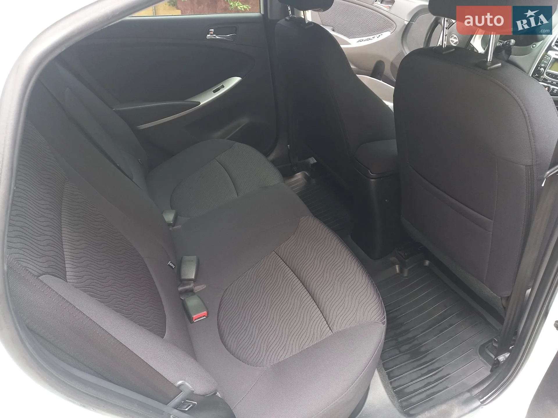 2012 Hyundai Accent - мініатюра 9