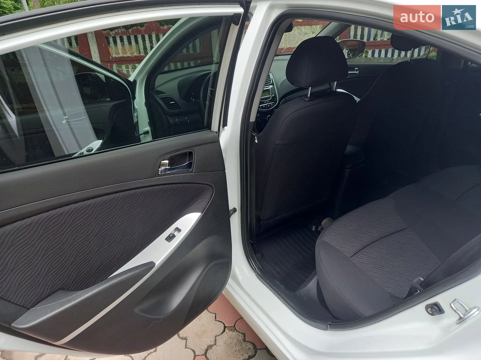 2012 Hyundai Accent - мініатюра 11