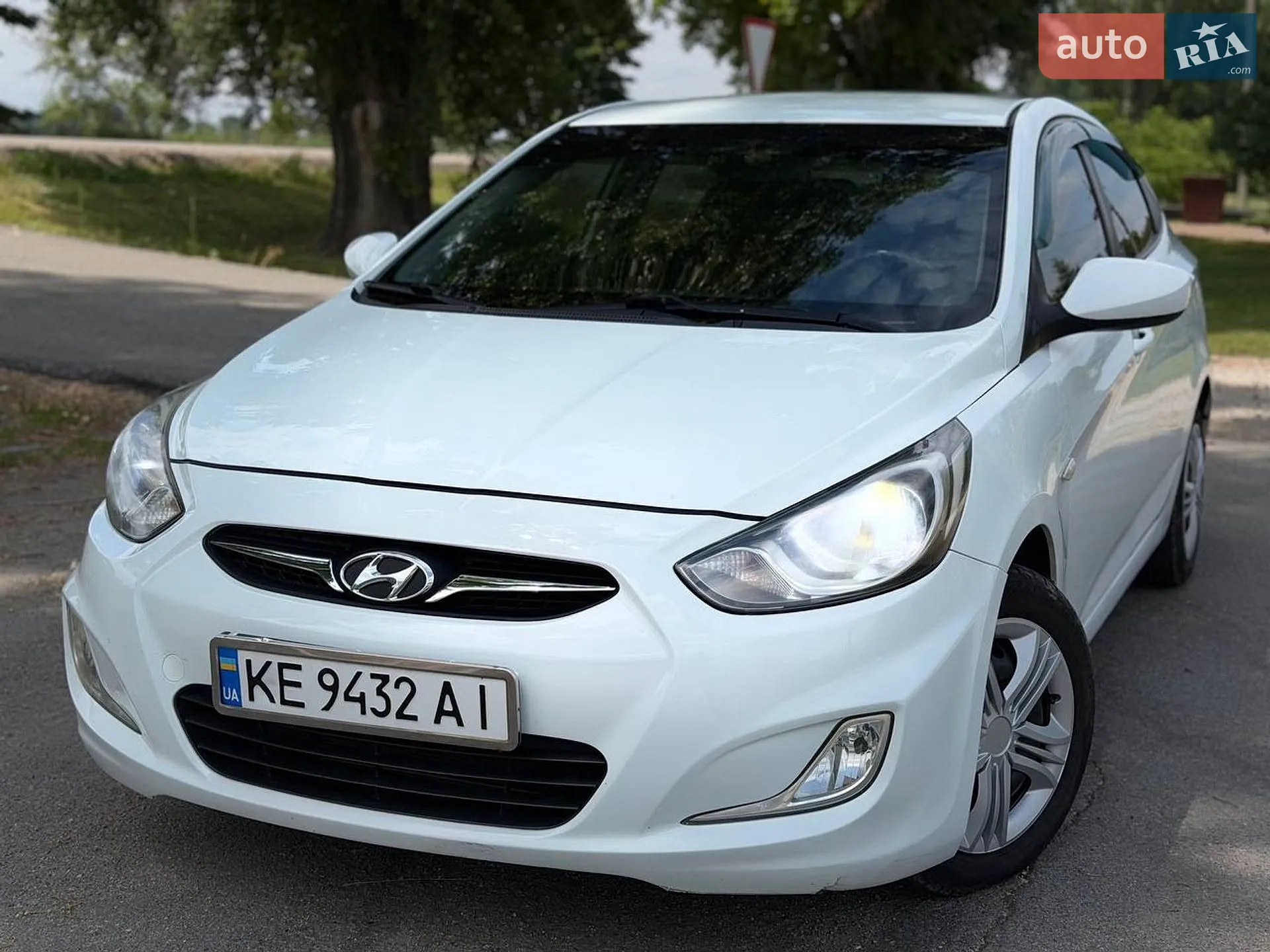 2011 Hyundai Accent - мініатюра 3