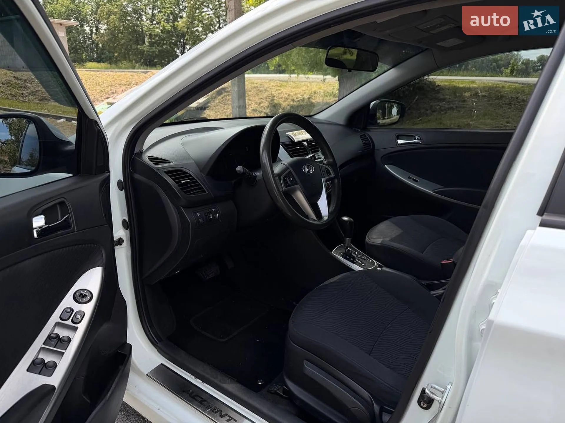 2011 Hyundai Accent - мініатюра 12