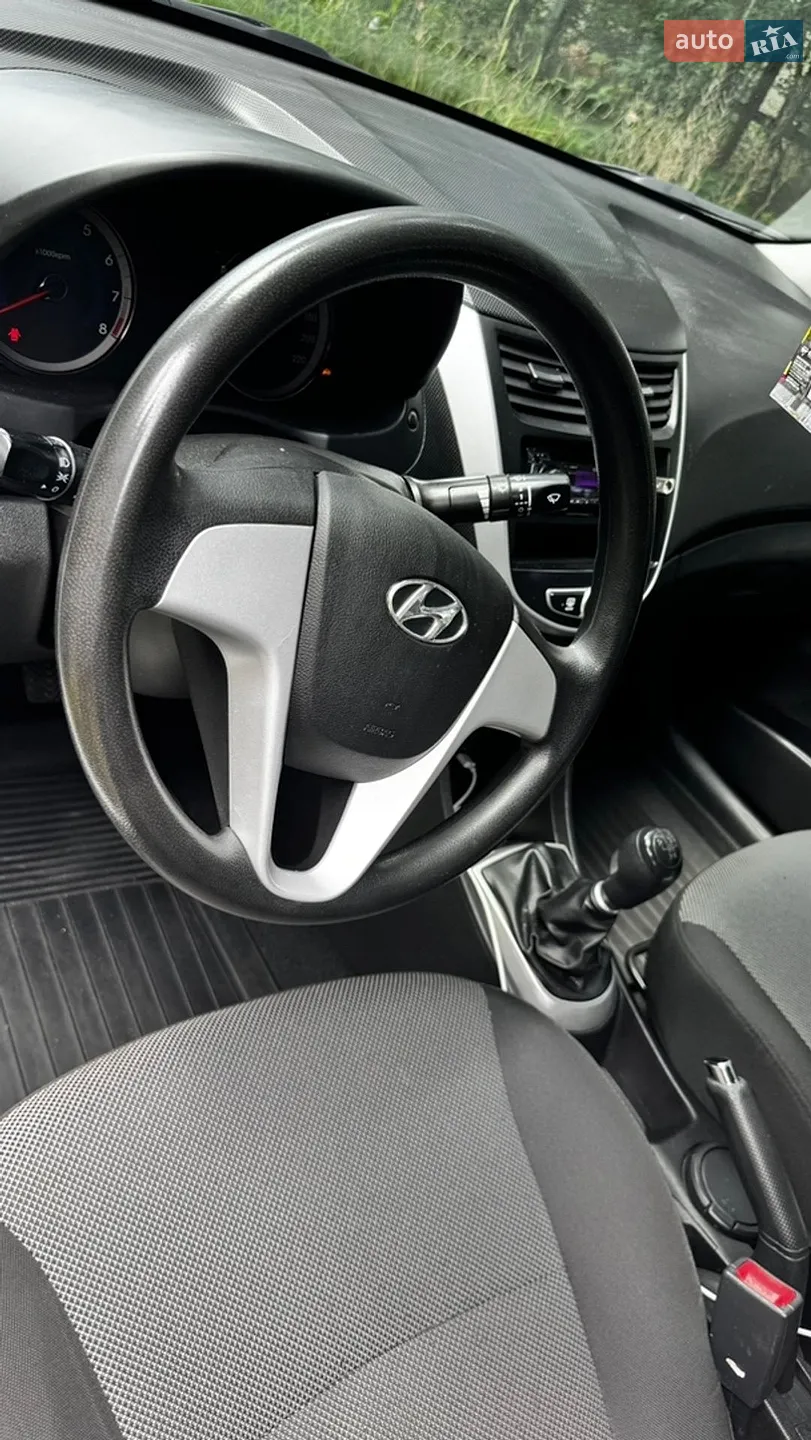 2012 Hyundai Accent - мініатюра 10