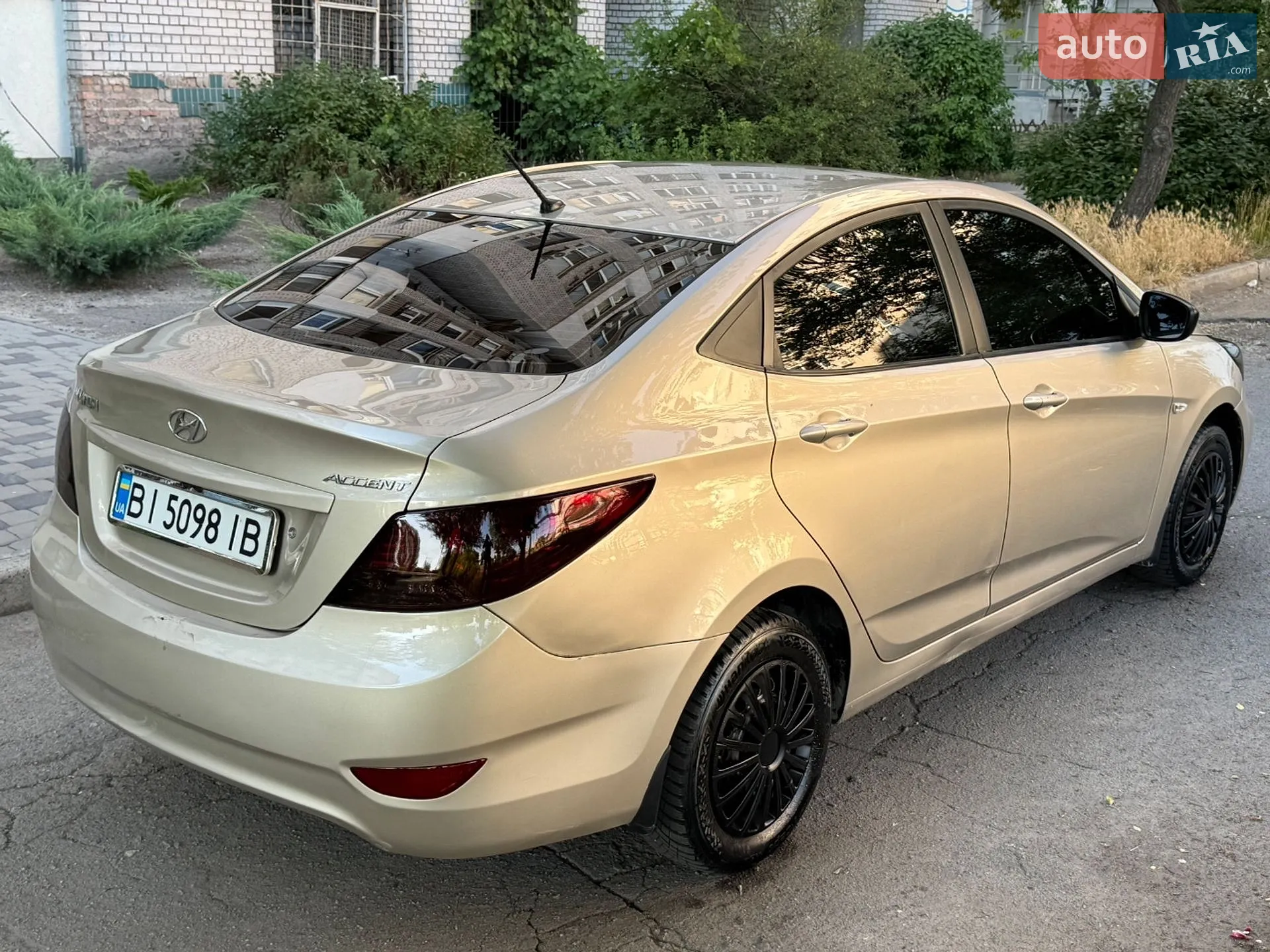 2011 Hyundai Accent - мініатюра 11