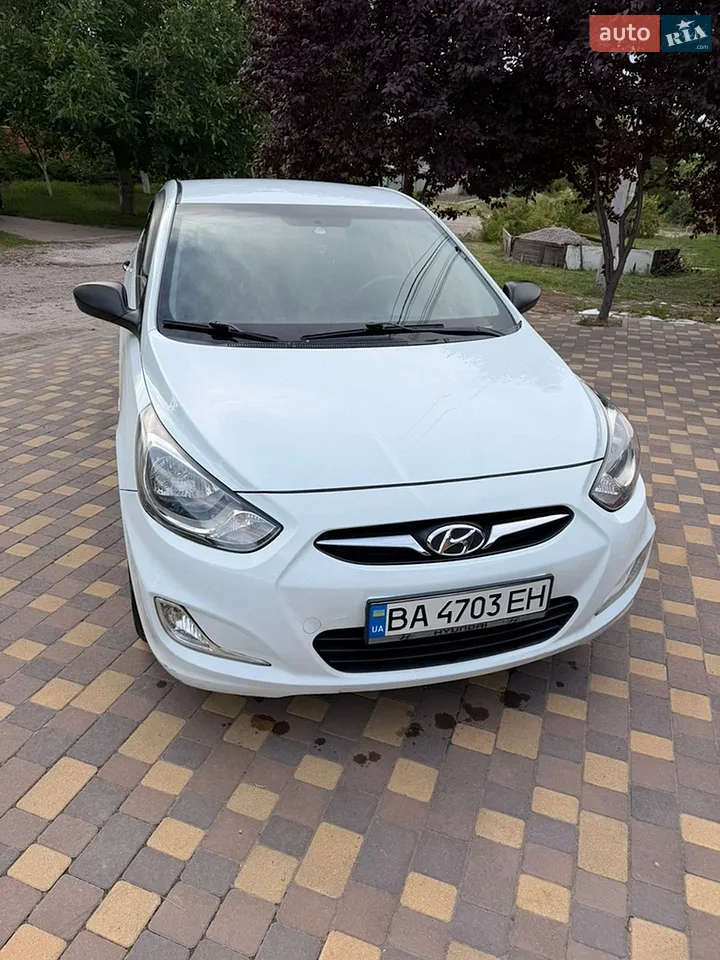 2012 Hyundai Accent - мініатюра 11