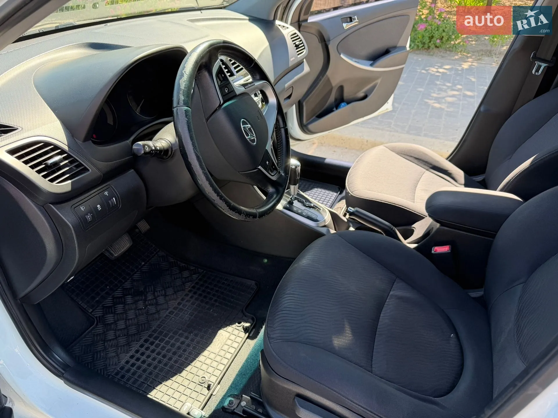 2011 Hyundai Accent - мініатюра 6