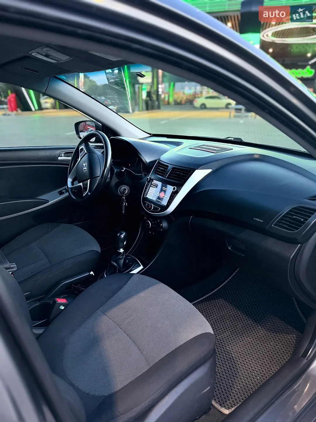 2011 Hyundai Accent - мініатюра 15