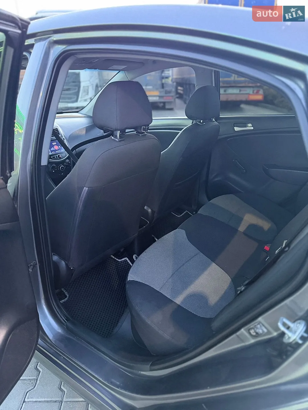 2011 Hyundai Accent - мініатюра 22
