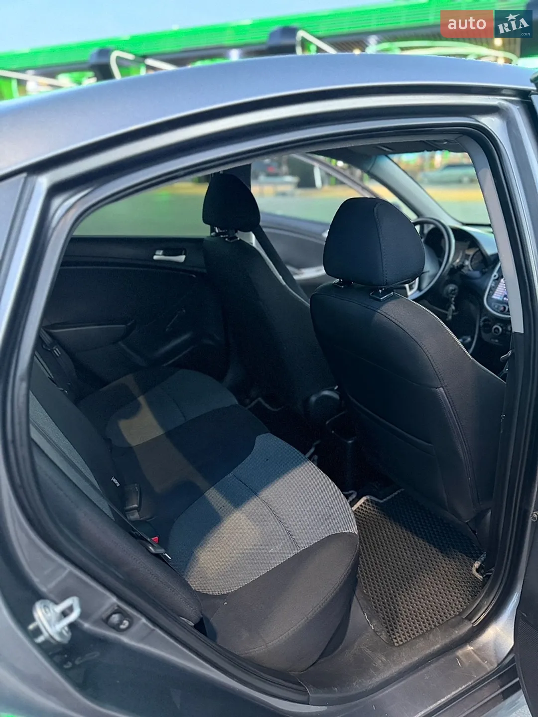 2011 Hyundai Accent - мініатюра 24