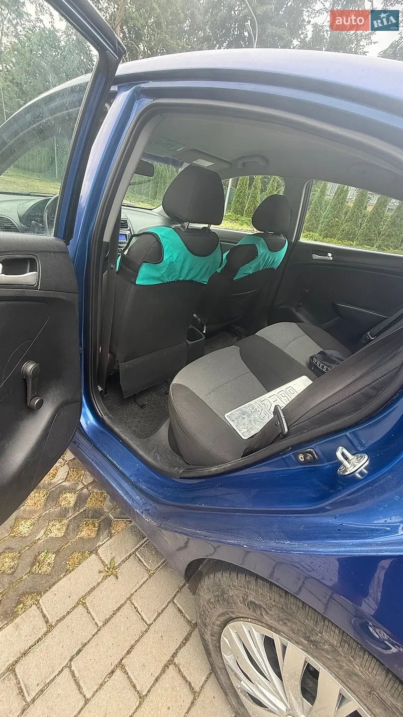 2011 Hyundai Accent - мініатюра 17