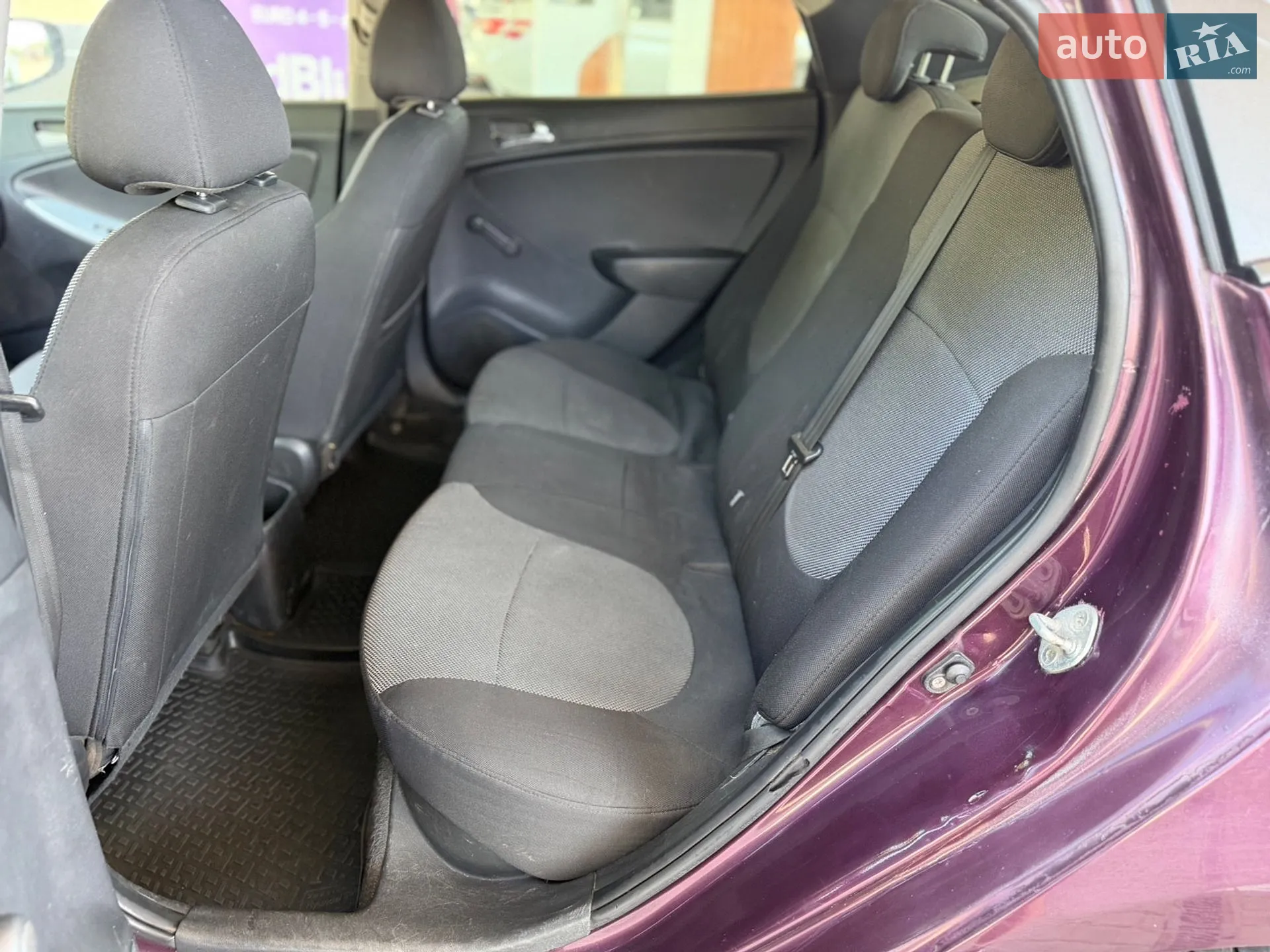 2011 Hyundai Accent - мініатюра 11