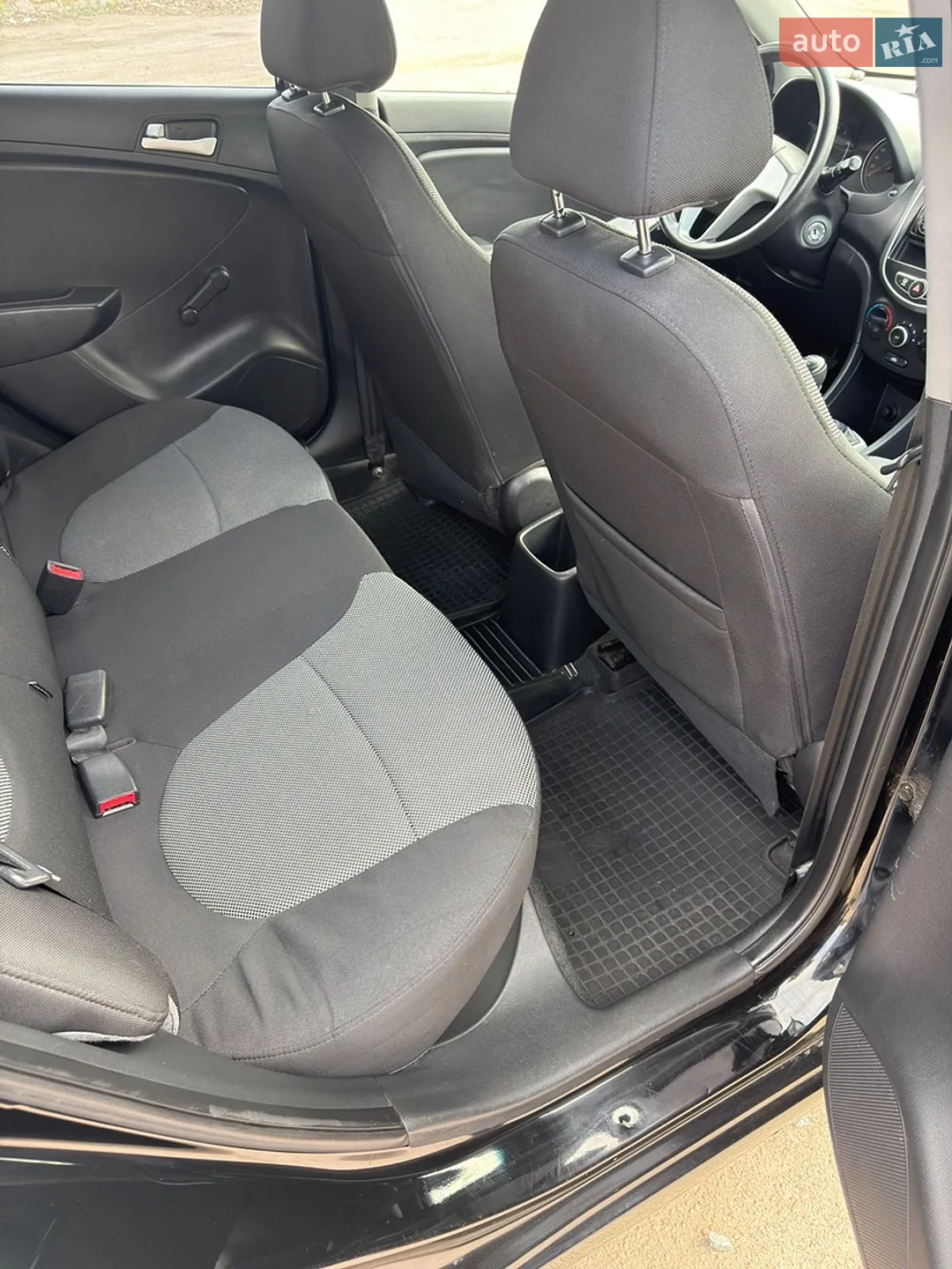 2011 Hyundai Accent - мініатюра 35
