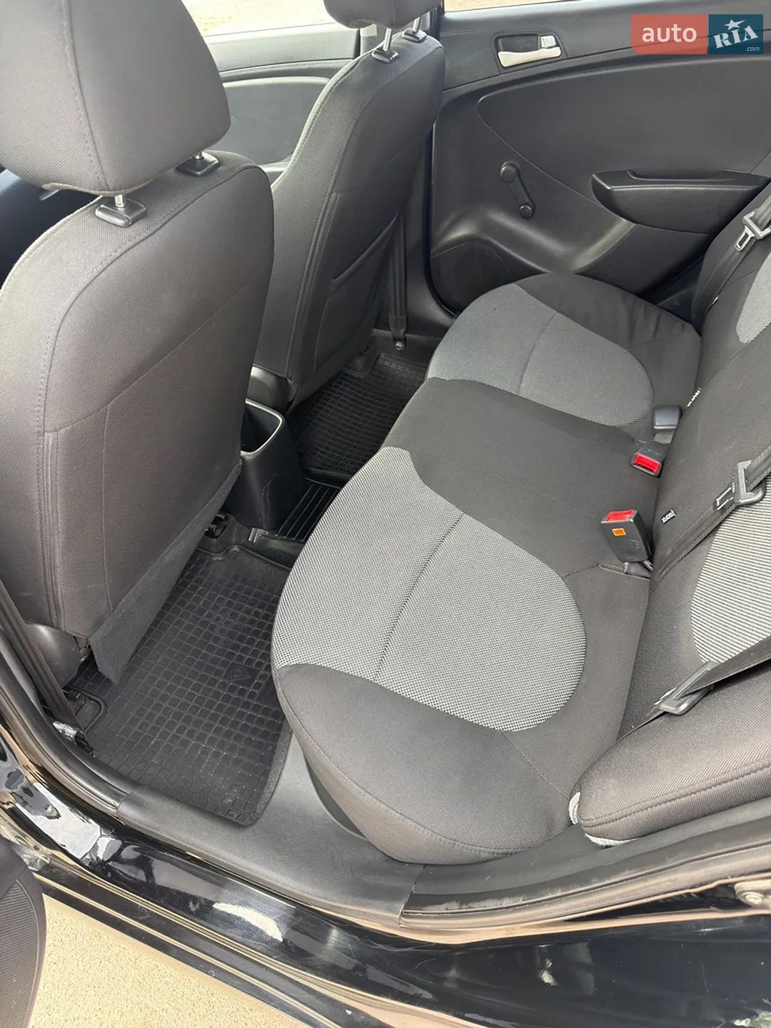 2011 Hyundai Accent - мініатюра 37