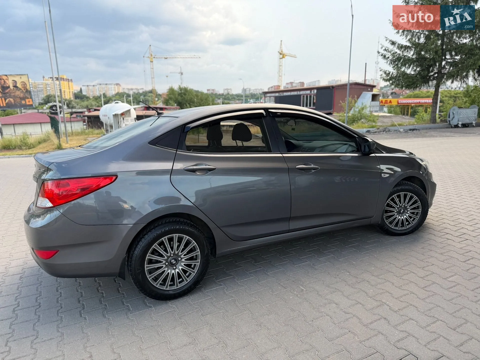 2011 Hyundai Accent - мініатюра 9