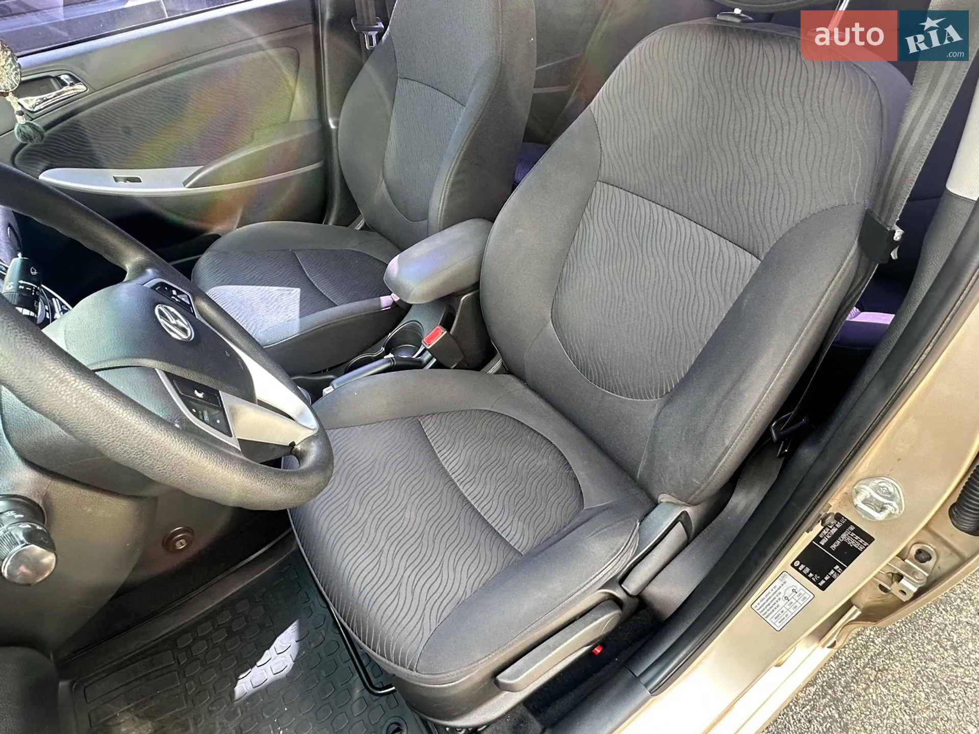 2011 Hyundai Accent - мініатюра 12