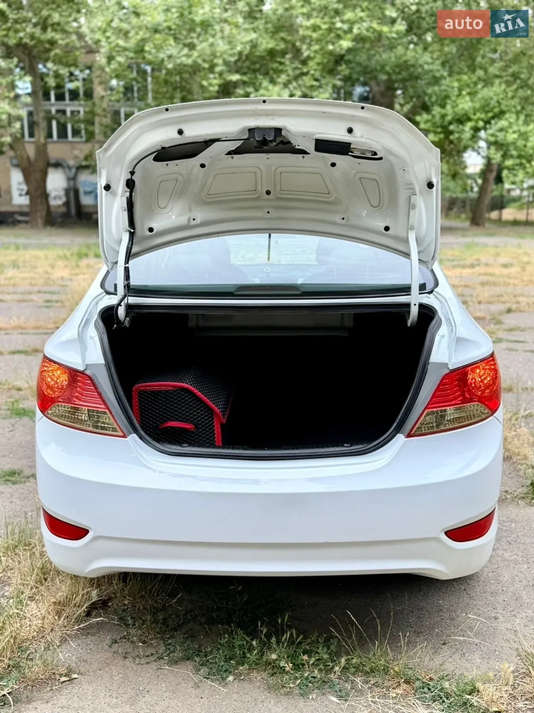 2011 Hyundai Accent - мініатюра 21