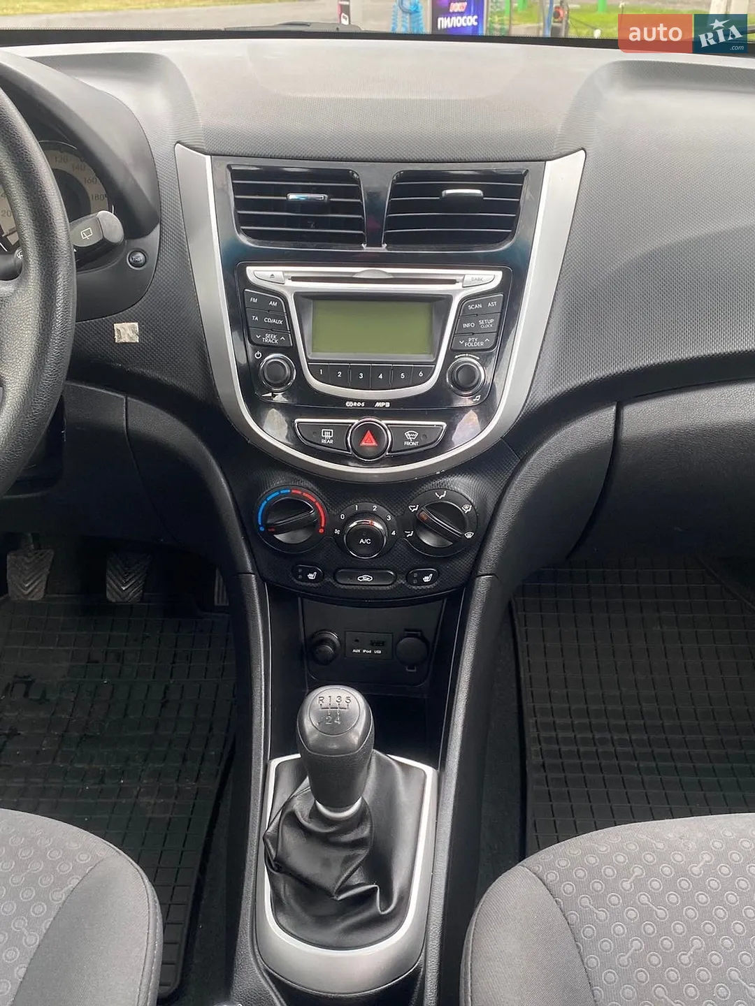 2012 Hyundai Accent - мініатюра 14