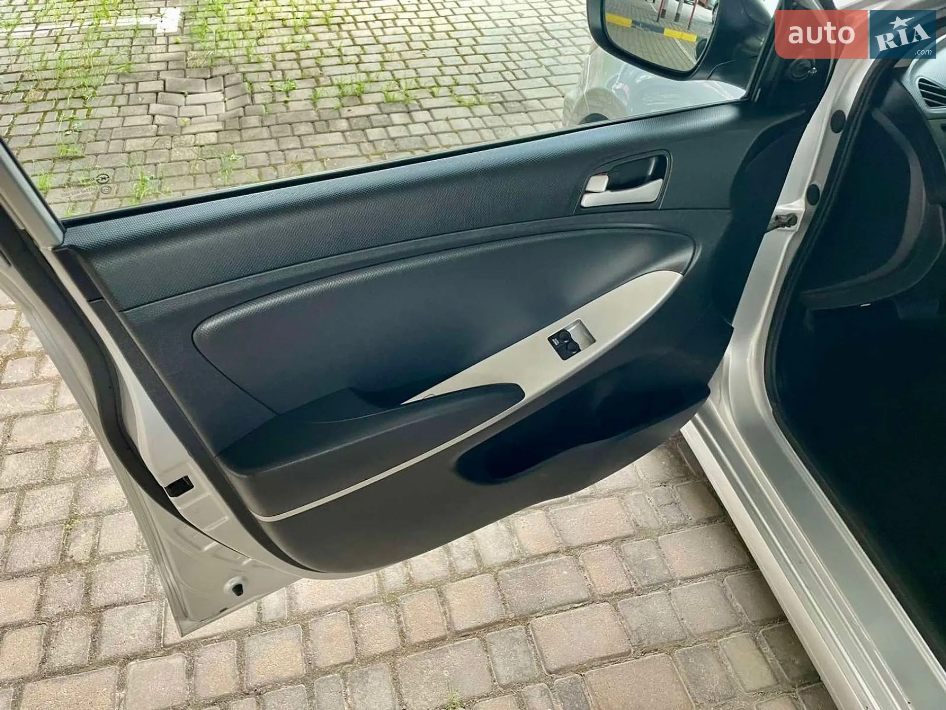 2012 Hyundai Accent - мініатюра 19