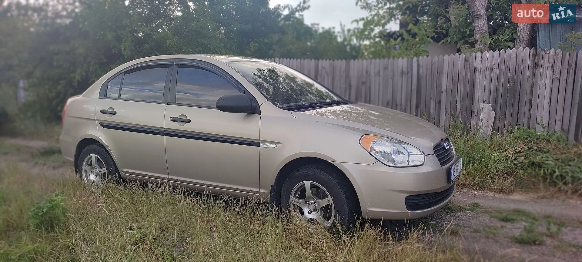 2010 Hyundai Accent - мініатюра 10