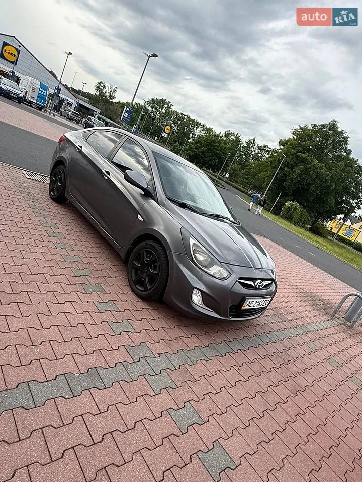 2011 Hyundai Accent - мініатюра 24