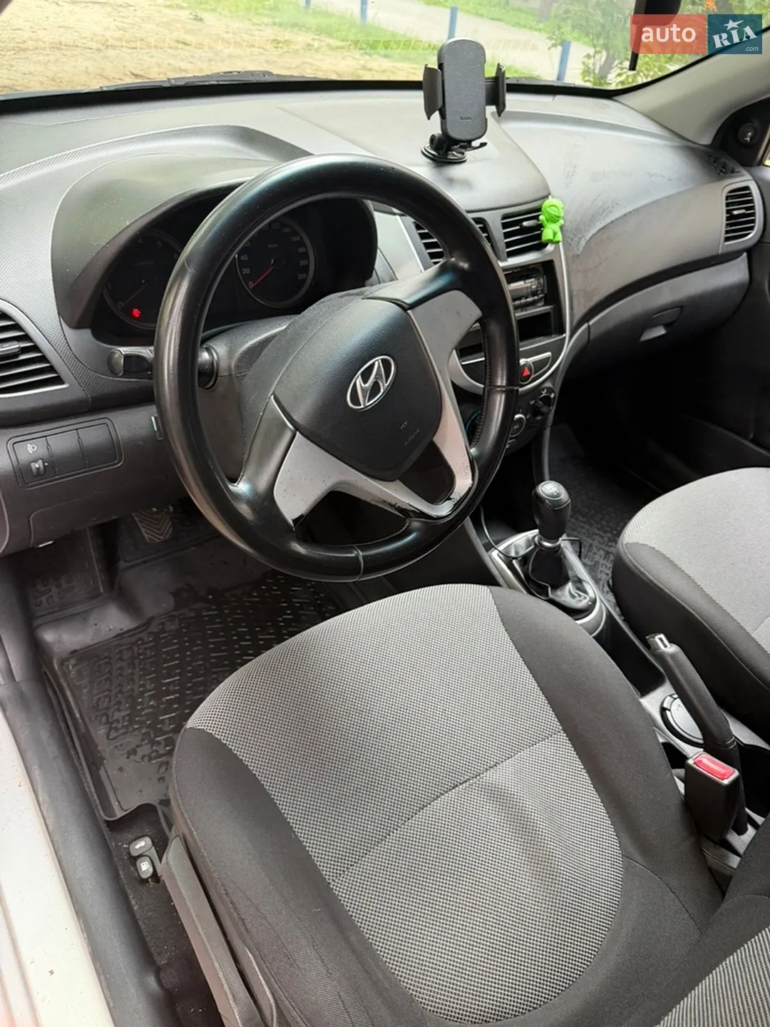 2011 Hyundai Accent - мініатюра 10