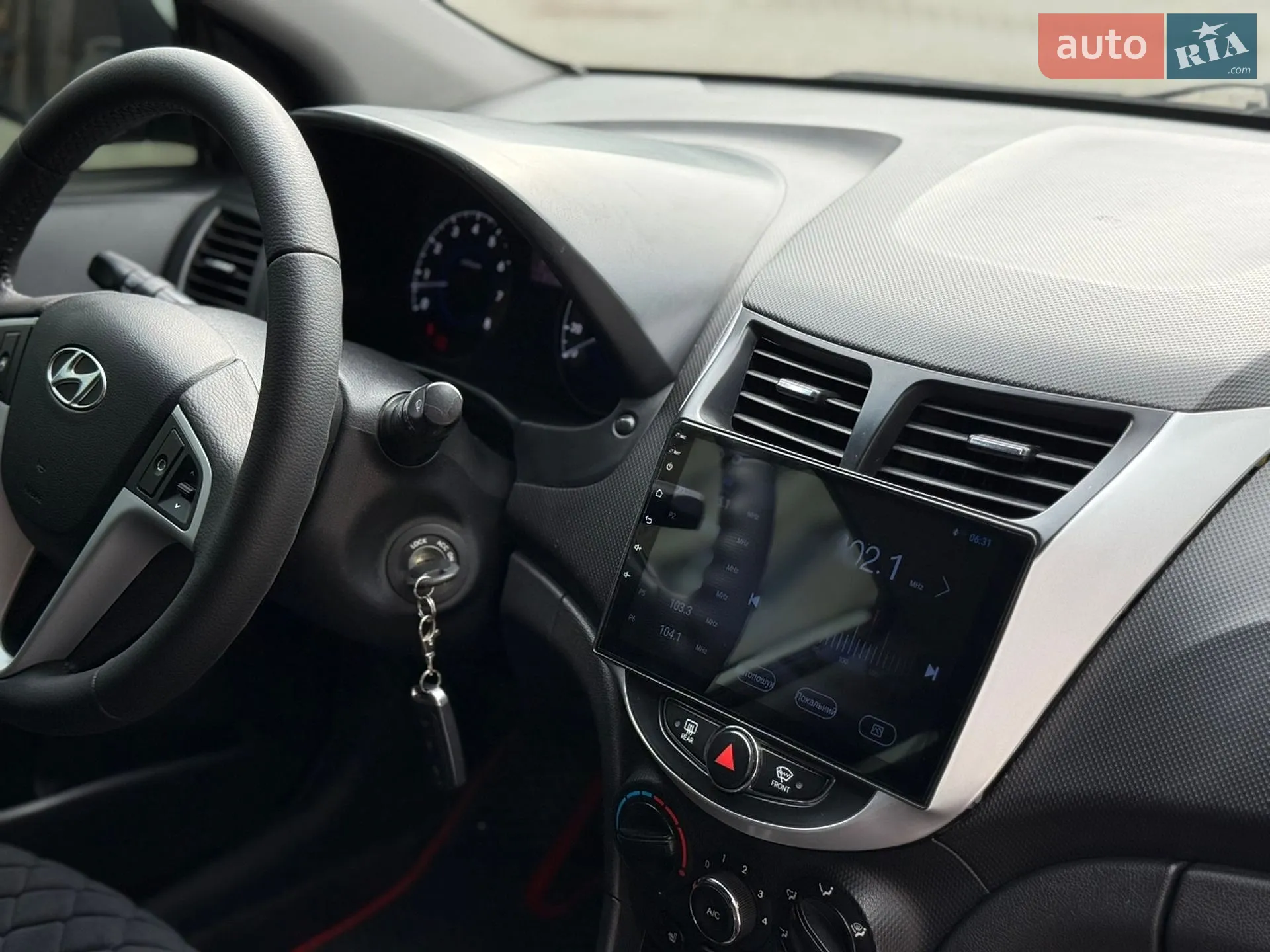 2011 Hyundai Accent - мініатюра 12
