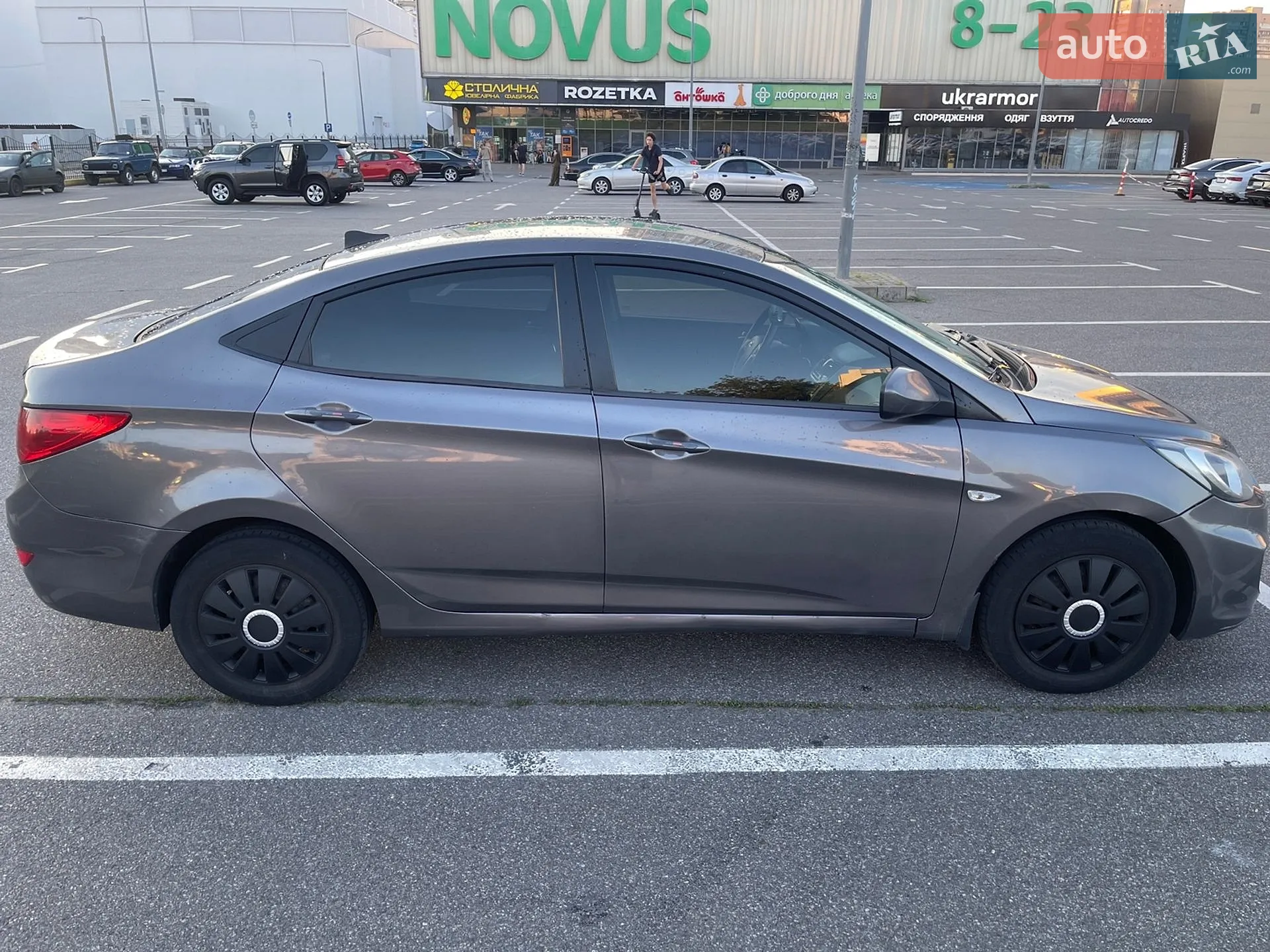 2011 Hyundai Accent - мініатюра 9