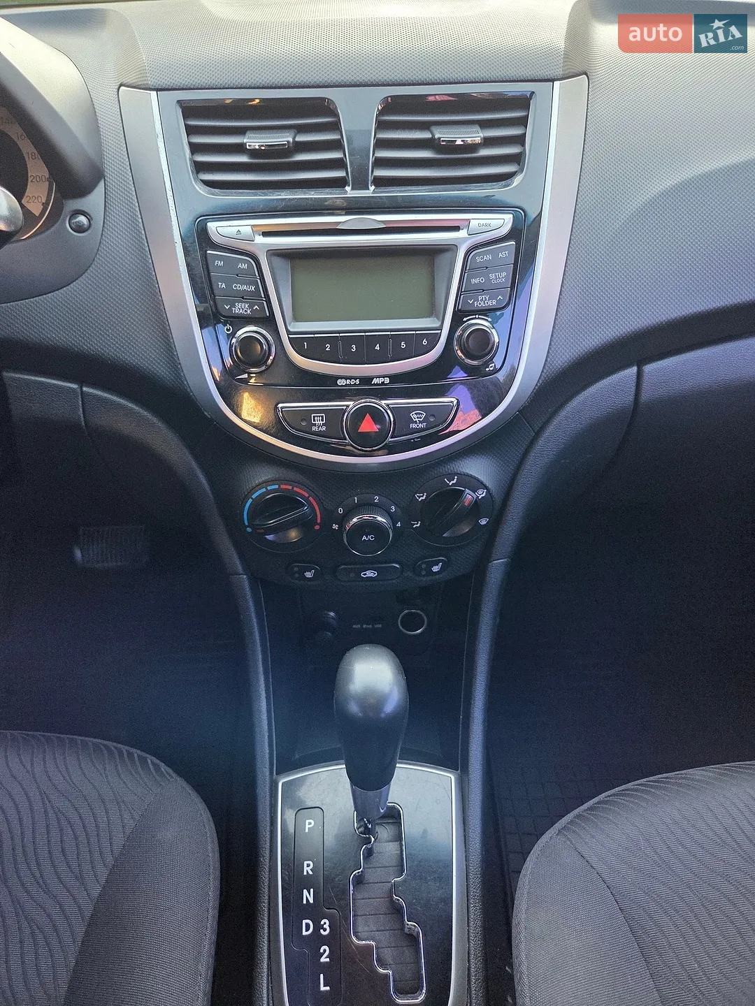 2012 Hyundai Accent - мініатюра 8