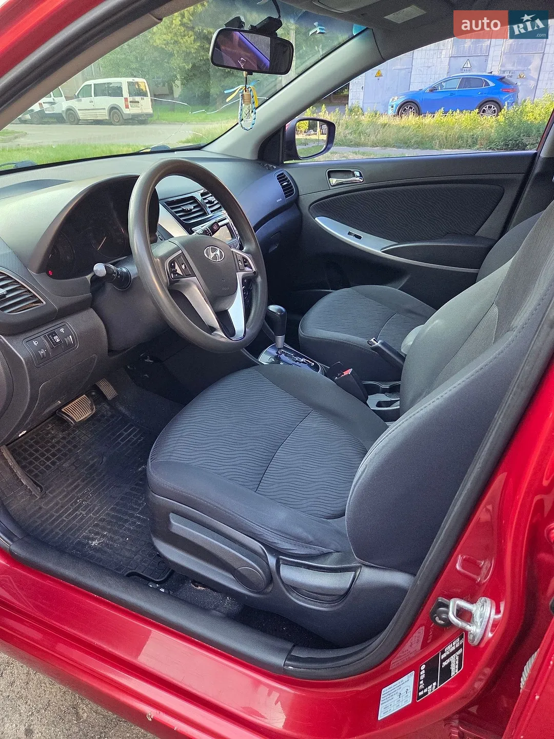 2012 Hyundai Accent - мініатюра 9