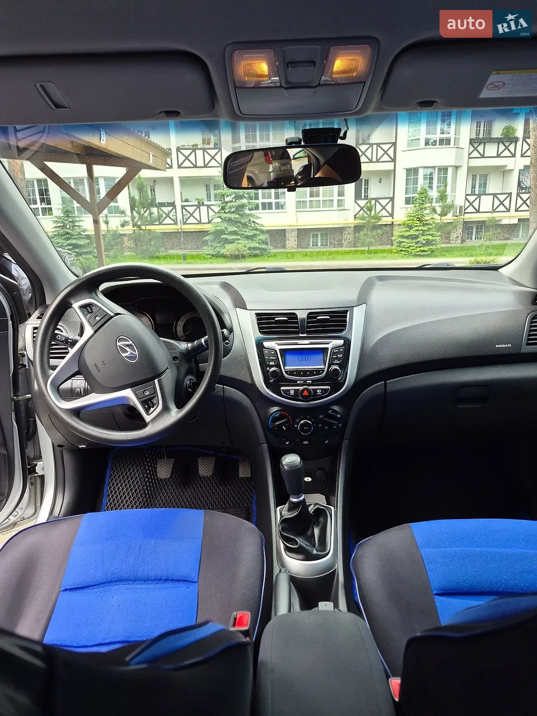 2011 Hyundai Accent - мініатюра 9