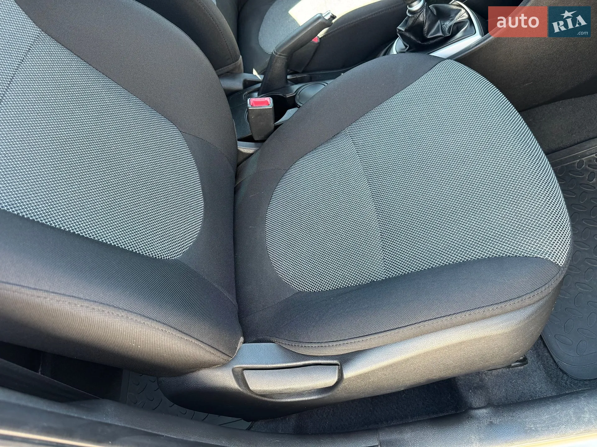 2011 Hyundai Accent - мініатюра 14