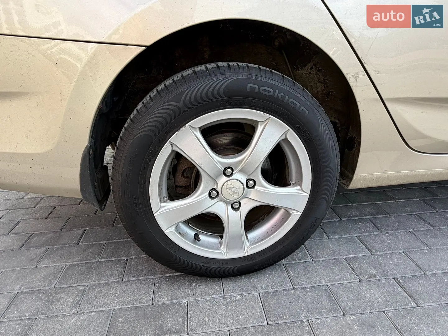 2011 Hyundai Accent - мініатюра 9