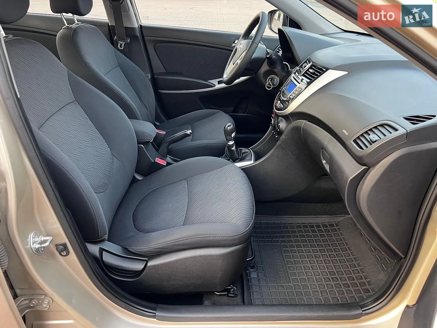 2012 Hyundai Accent - мініатюра 12