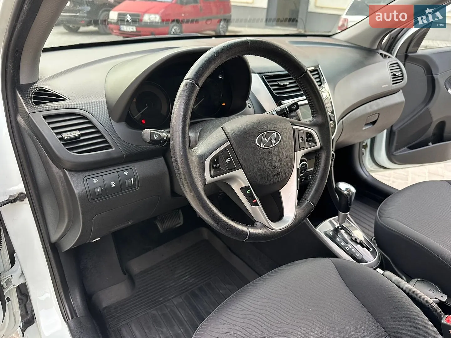2012 Hyundai Accent - мініатюра 64