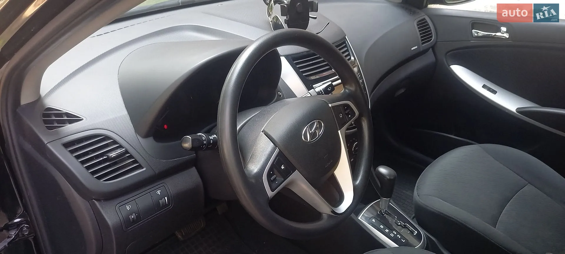 2012 Hyundai Accent - мініатюра 18