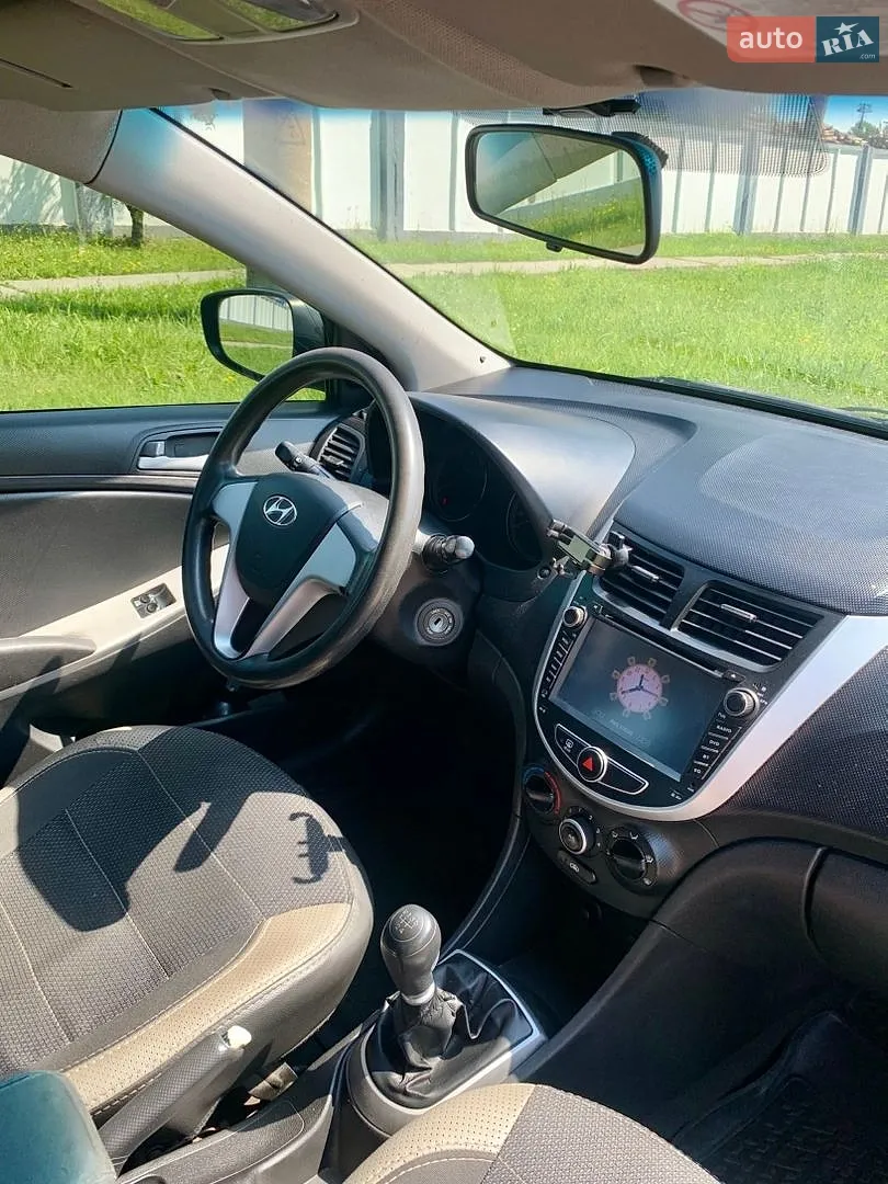 2011 Hyundai Accent - мініатюра 11