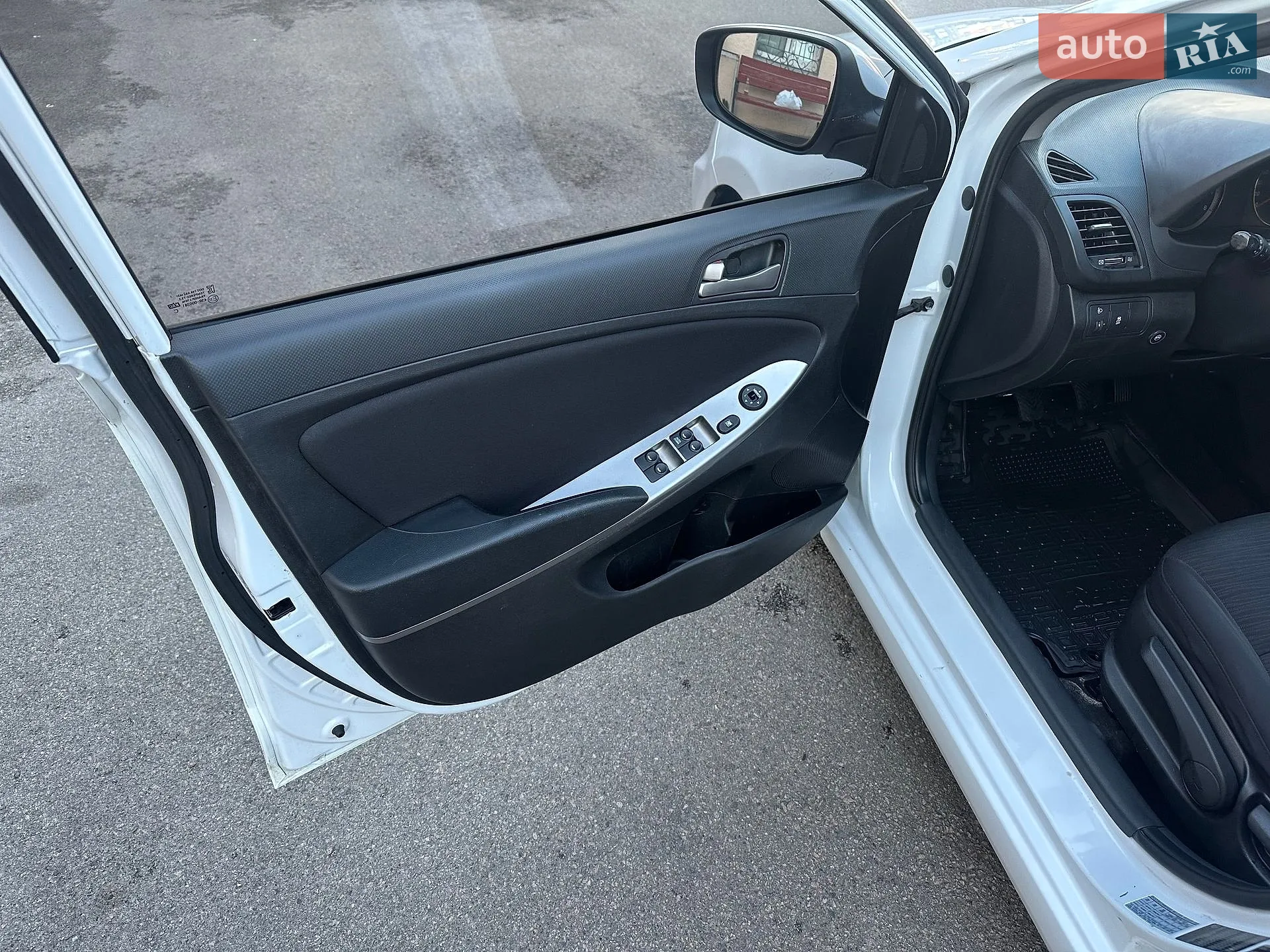 2019 Hyundai Accent - мініатюра 12