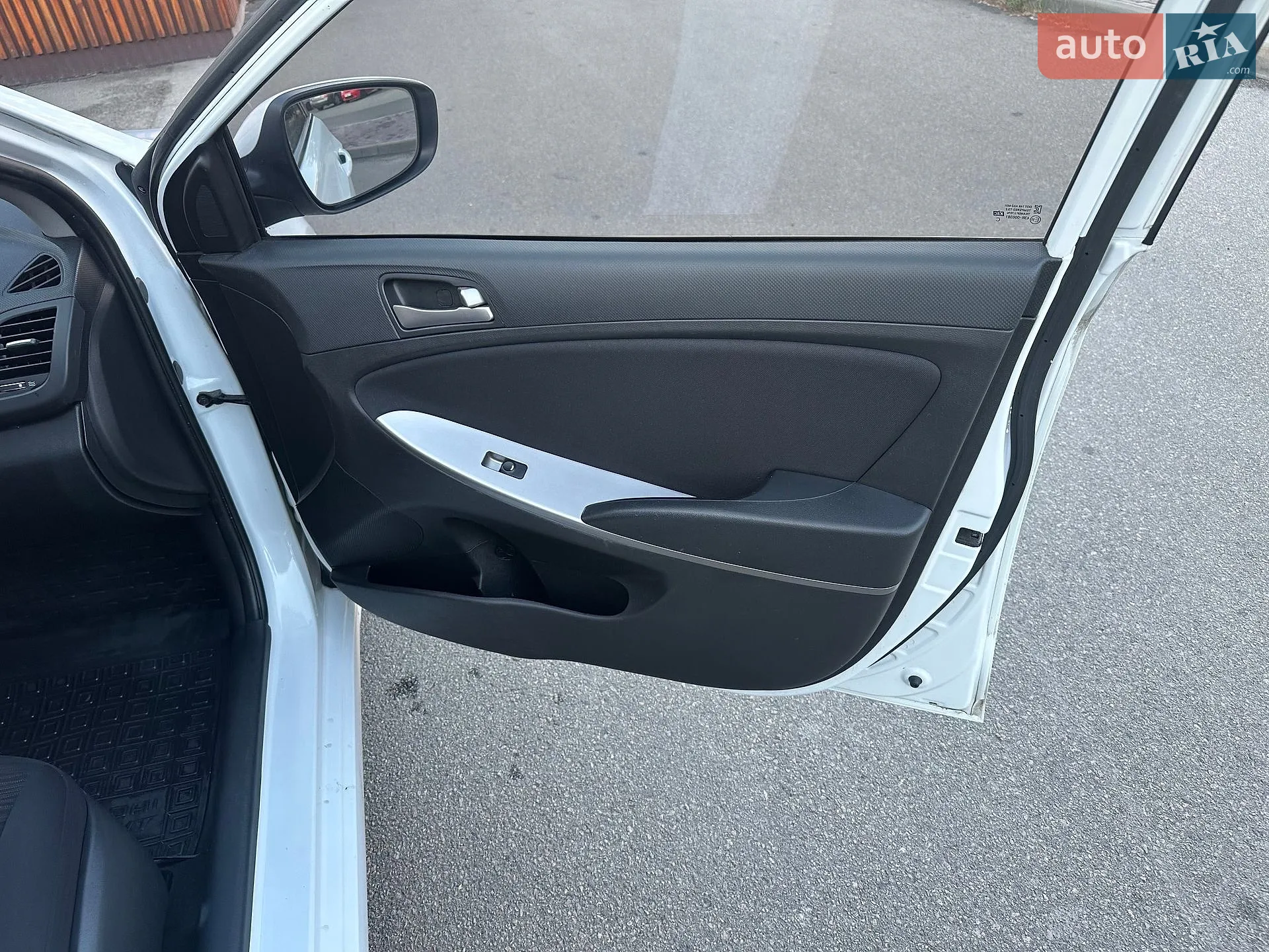 2019 Hyundai Accent - мініатюра 17