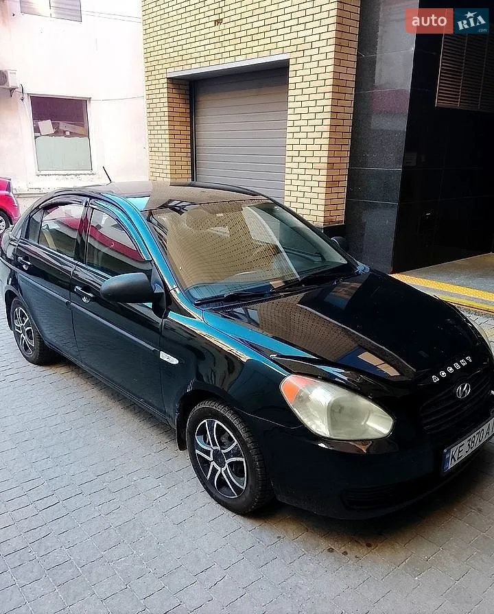 2010 Hyundai Accent - мініатюра 8