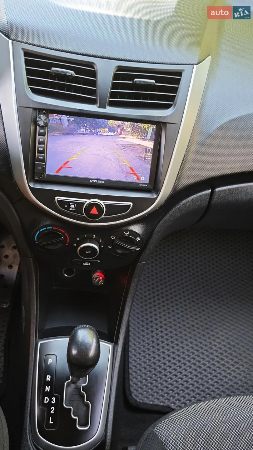 2011 Hyundai Accent - мініатюра 11