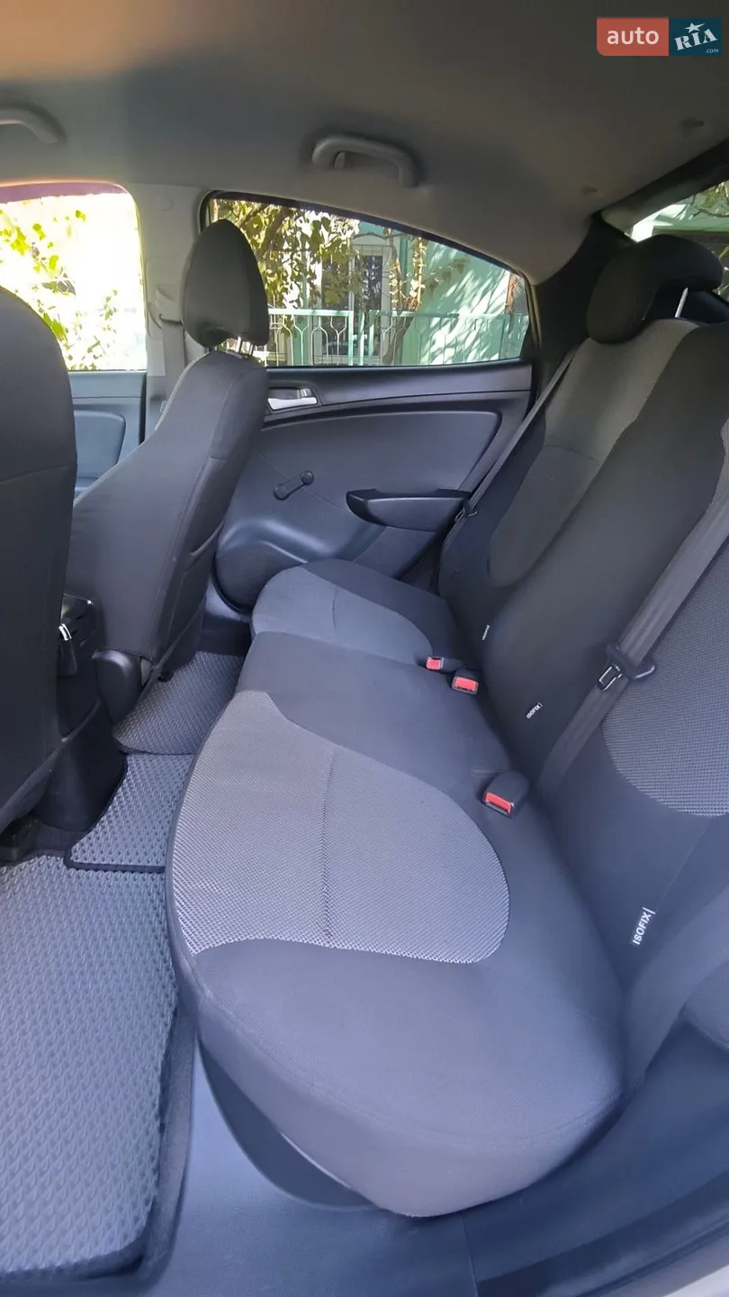 2011 Hyundai Accent - мініатюра 14