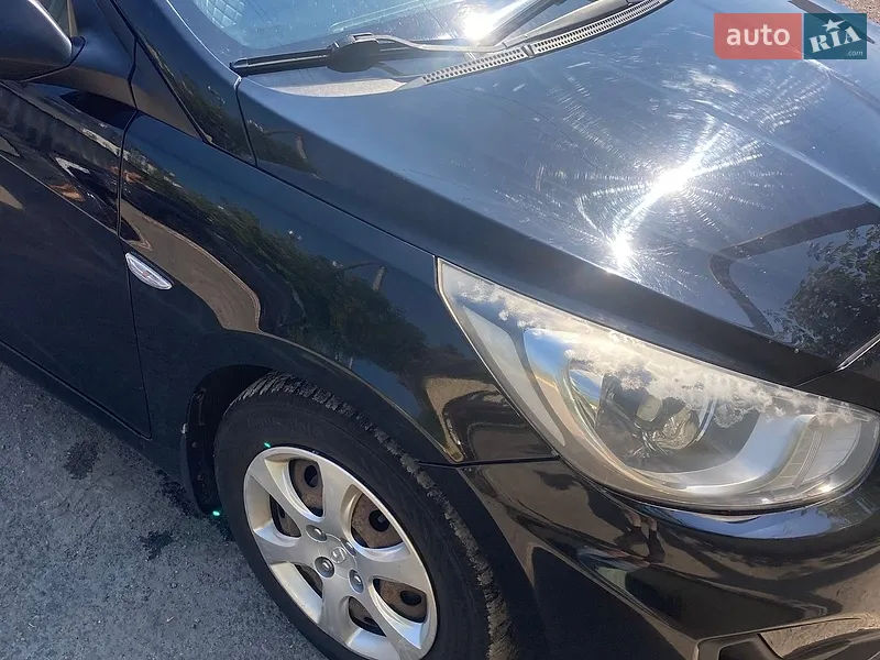 Hyundai Accent 2013
