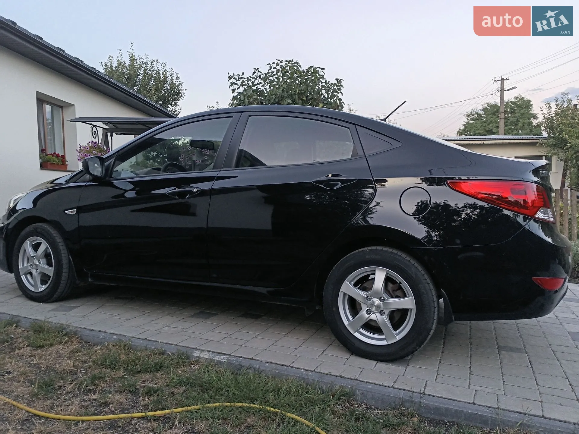 2012 Hyundai Accent - мініатюра 12