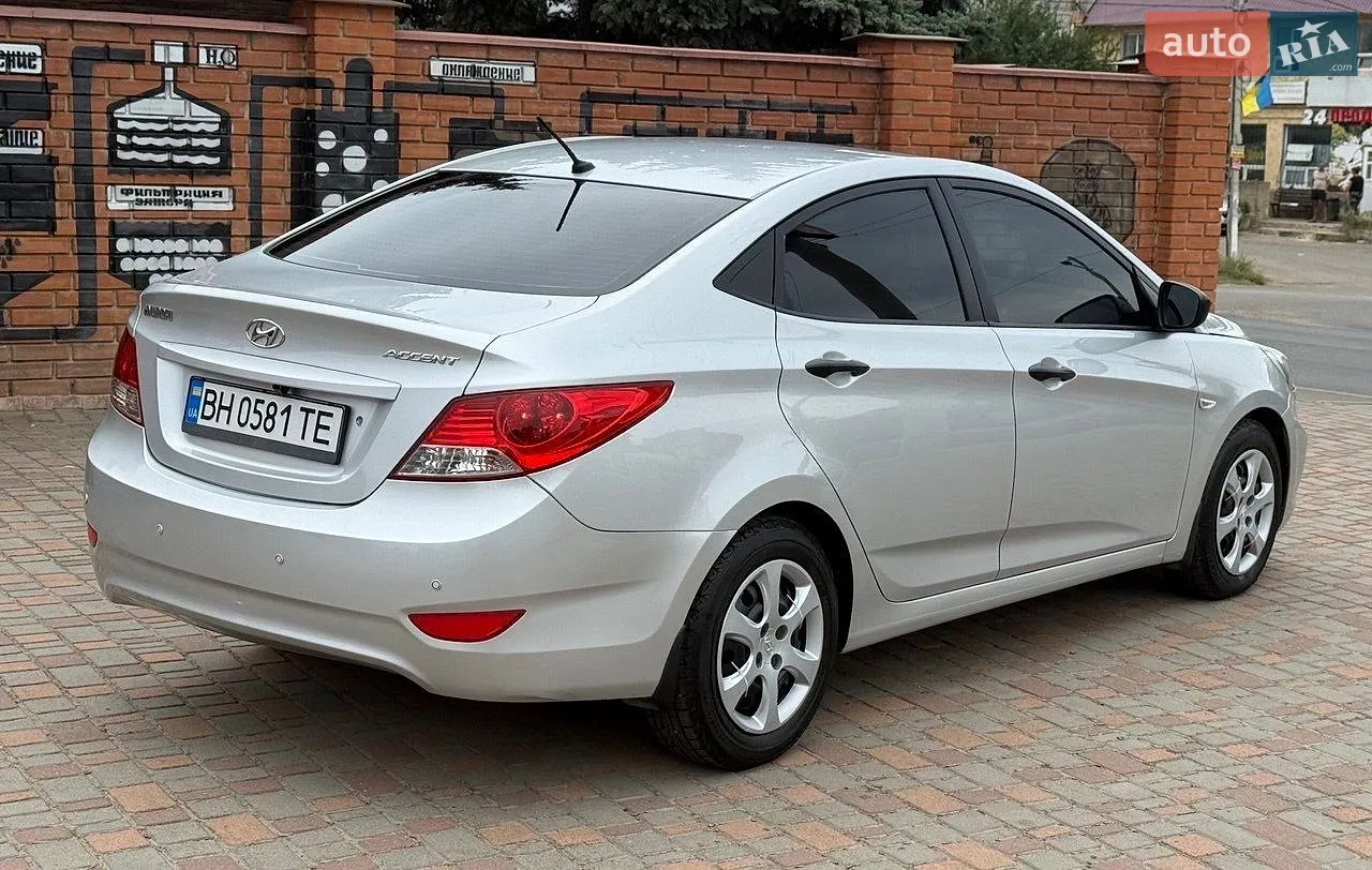 2011 Hyundai Accent - мініатюра 5