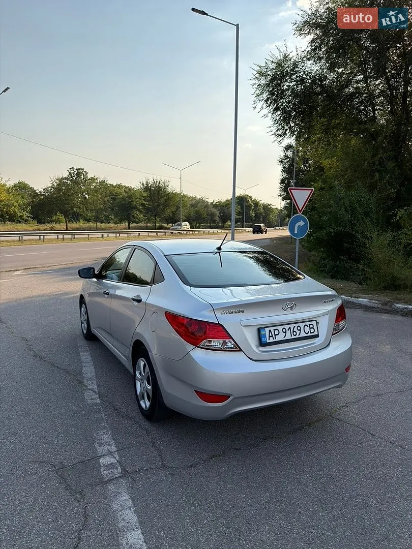 2011 Hyundai Accent - мініатюра 6