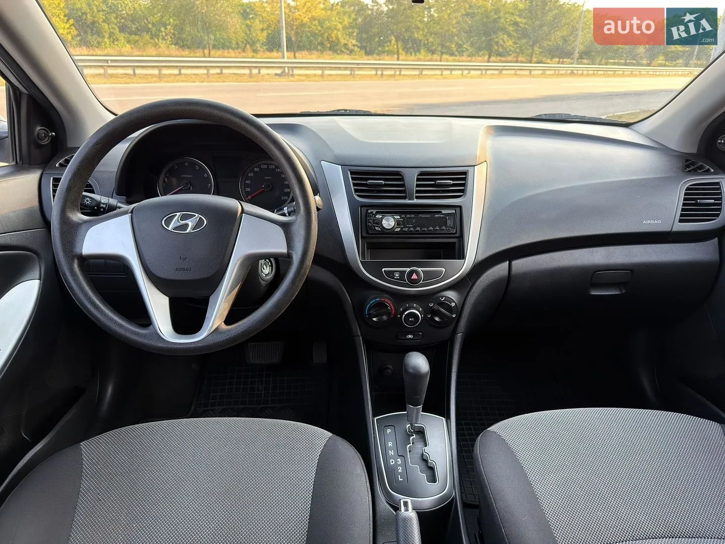 2011 Hyundai Accent - мініатюра 10
