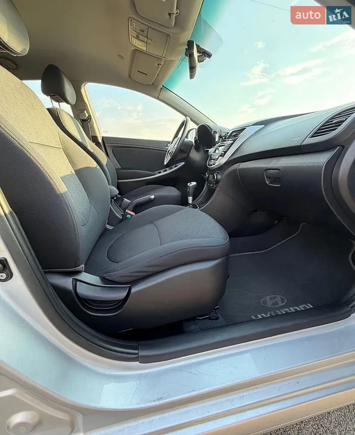 2012 Hyundai Accent - мініатюра 15