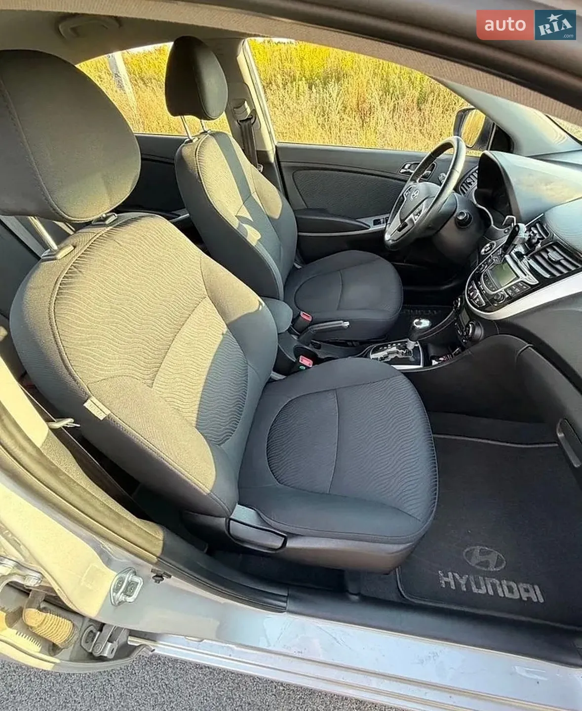 2012 Hyundai Accent - мініатюра 16